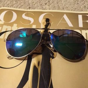 🔥COOL🔥 Tinted Gold sunglasses 🕶 🔥